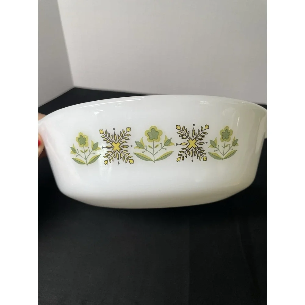 Vintage‎ 1972 Fire King Anchor Hocking 1 qt Meadow Green & Yellow Casserole Dish